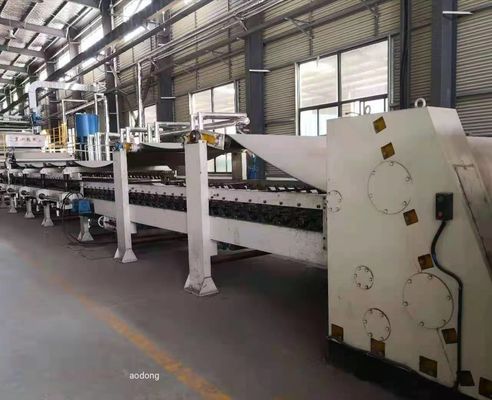 آلة تصنيع العلب المموجة المستخدمة بالكهرباء خط إنتاج الورق المقوى